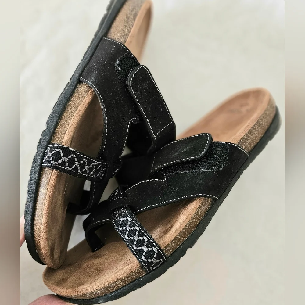 Earth Origins Black and Tan Suede Slide Sandals